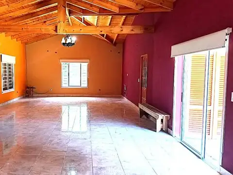CASA QUINTA APTO CRÉDITO 4 AMBIENTES CON PISCINA EN LA REJA PERMUTO