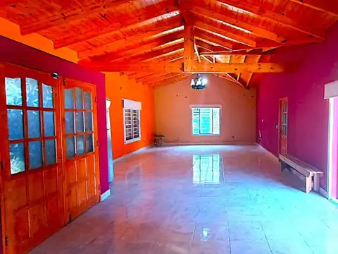 Casa 4 ambientes con 2 baños