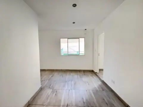 Depto Tipo Casa 4 ambientes con 2 baños