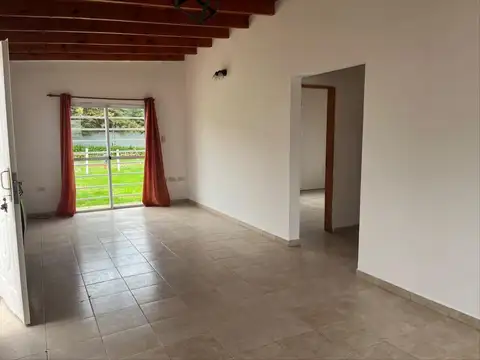 Depto Tipo Casa en Alquiler de 2 dormitorios