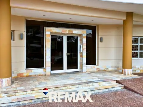 VENTA SEMIPISO CON COCHERA EN MONTE HERMOSO