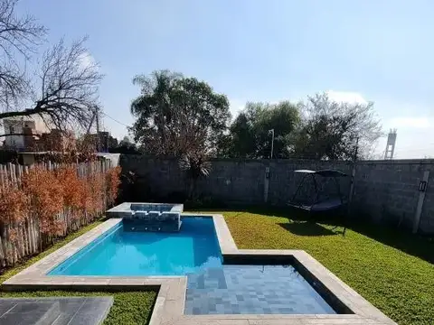 Casa 4 ambientes con piscina en venta