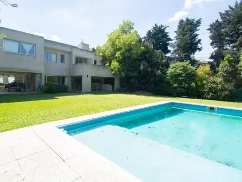 VENTA CASA BARRIO CERRADO LA  MONTURA  - PILAR - MUY LUMINOSA