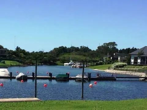 Terreno en Venta en Albanueva, USD 413.000