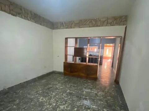 Casa en Alquiler en Villa Luzuriaga, $ 880.000