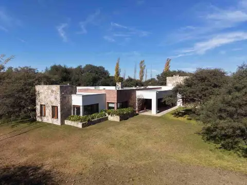 VENTA CASA EXCLUISIVA EN ANISACATE CON 6 HECTAREAS