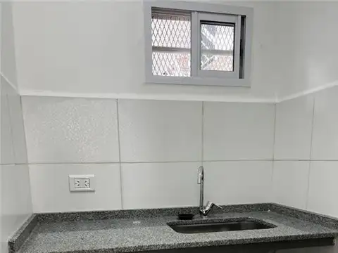 Oficina en Alquiler con 7 cocheras