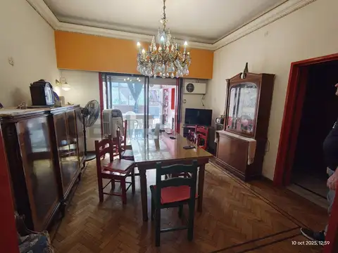 Venta casa 6 Ambientes en 2 plantas, fondo libre ,quincho y Parrilla en Villa Lugano.