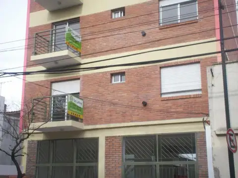 Av. Presidente Perón 1800