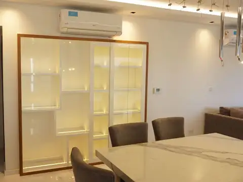 Av. Presidente Perón 500, Piso 1