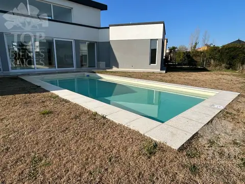 Casa Monoambiente con 4 baños