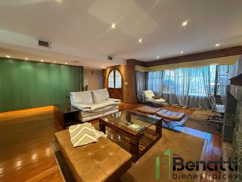 CASA 5 AMBIENTES EN VENTA CON PILETA Y COCHERAS. MATADEROS