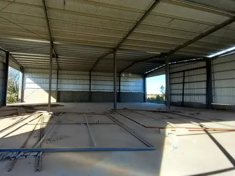Galpon en Alquiler 49  mts Frente