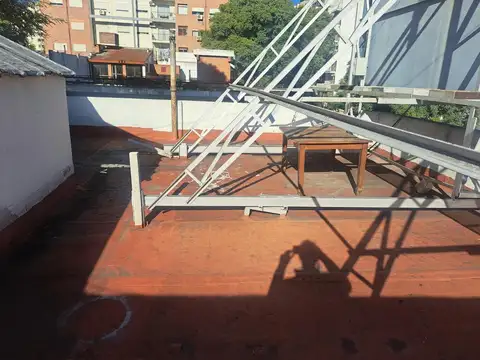 Oficina 6 ambientes con 1 baño