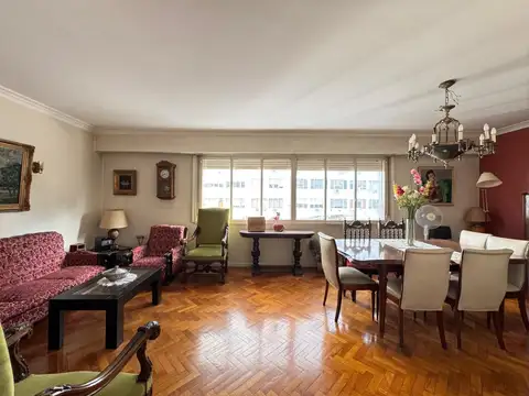 Amplio 4 ambientes con dependencia