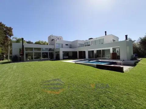 Venta de casa en San Diego Country Club Moreno