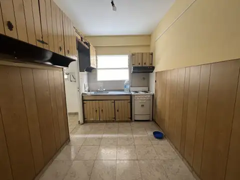 Av Gral Paz 13100, Piso 1