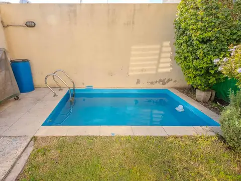 Depto Tipo Casa 3 ambientes con 2 baños
