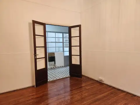 Depto Tipo Casa en Alquiler de 4 ambientes