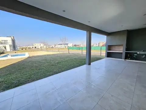 Casa a la venta en dos plantas a estrenar en Barrio San Pablo pilar de Este