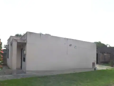 Casa 4 ambientes con 1 baño