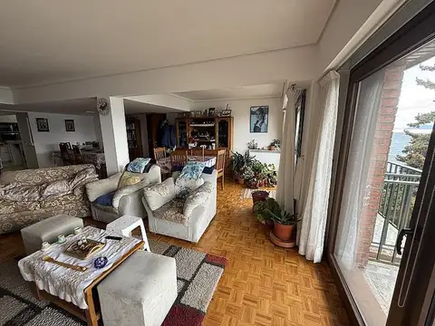 Departamento 5 ambientes con 4 baños