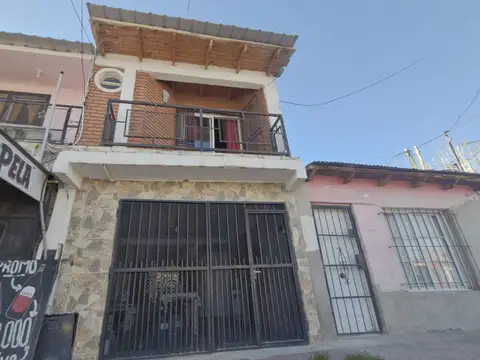 VENTA CASA 5 DORMITORIOS EN NEUQUEN