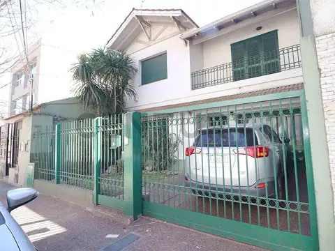 Venta casa 4 ambientes con pileta, Munro, Vte. Lopez