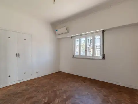 Sarmiento 1300 , Piso 0