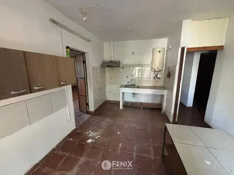 Casa 6 ambientes con 2 baños