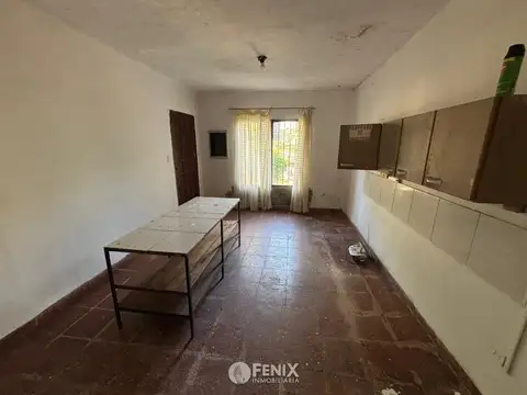 CF1369 - CASA A RECICLAR - 4 DORMITORIOS - AV. LÓPEZ TORRES Y MAIPÚ