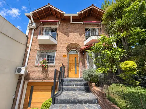 Venta casa en Devoto jardín y pileta - reciclada