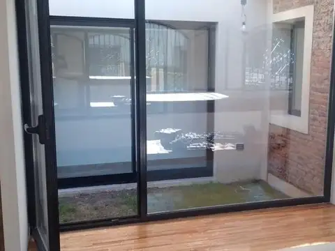 Casa a estrenar con pileta y parque