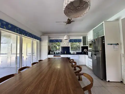 Casa 4 ambientes con 3 baños