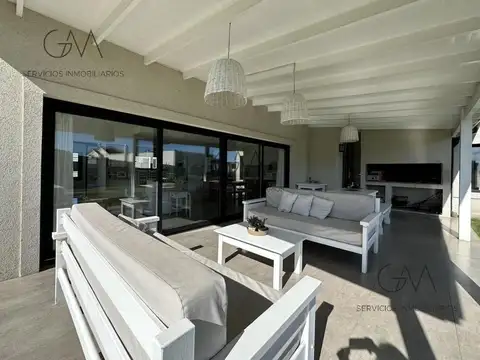 Moderna casa en alquiler temporal