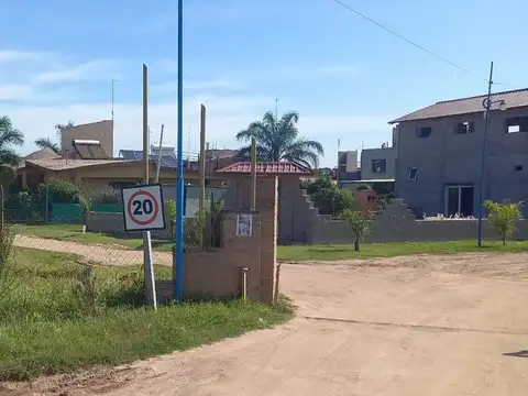 VENTA LOTE VILLA ESQUIU BARRIO CERRADO 360M2