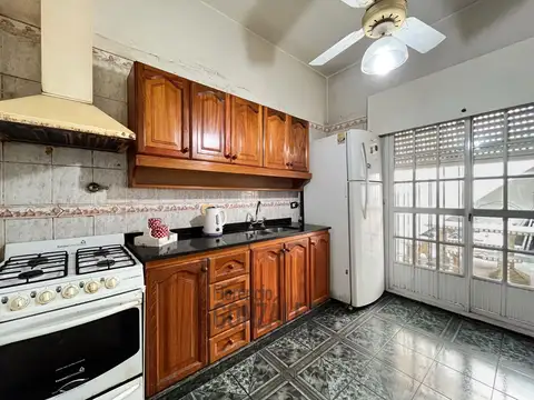 VENTA DE CASA 5 AMBIENTES EN MATADEROS