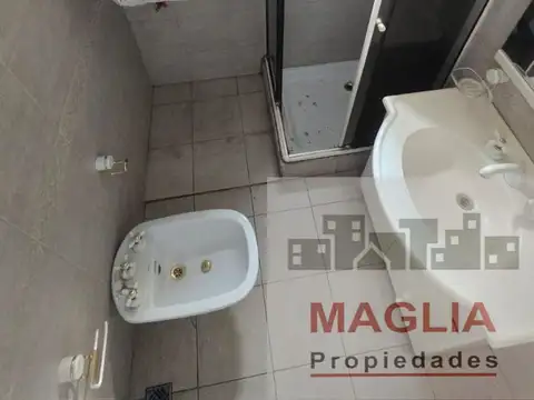 2 ambientes luminoso y ventilado, cocina independiente, aire acondicionado, espacio lavarropas