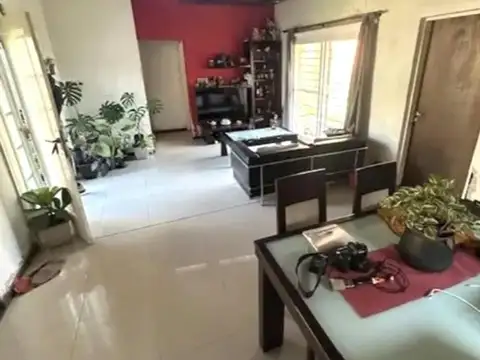 Casa 2 ambientes con 1 baño