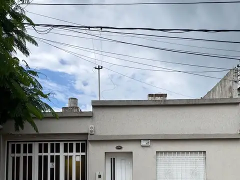 Venta de Casa 4 Dormitorios, Pileta y Quincho