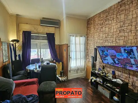 Ph de 3 ambientes para refaccionar en PB con entrada independiente y patio! Sin expensas 