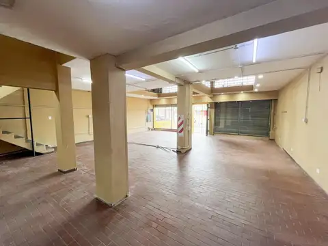 Local en Venta en Barrio Matheu, USD 280.000