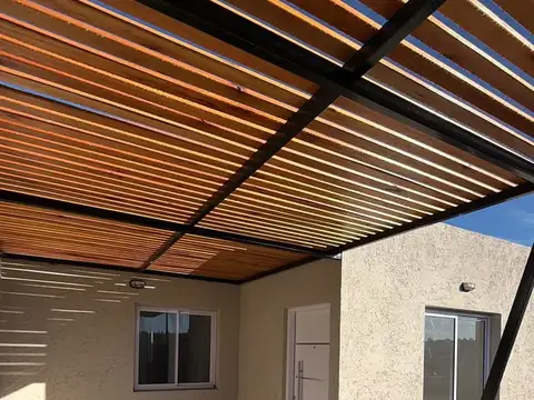 Casa 5 ambientes con 1 baño