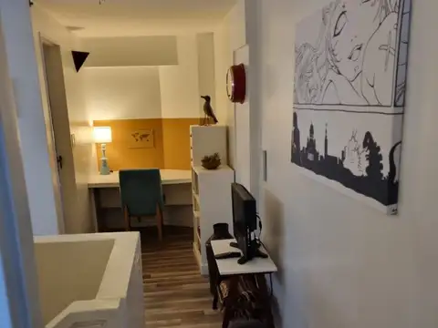 Alquiler Temporario en Almagro. Unico Dúplex de 2 Ambientes. Con Balcón. Hasta 2 PAX.