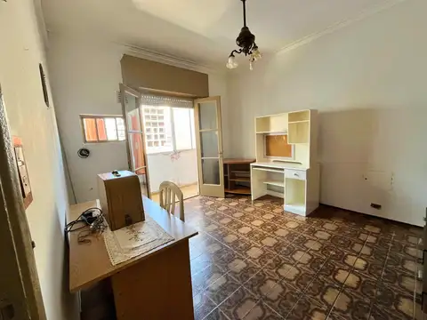 San Luis 1400, Piso 3