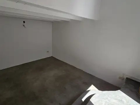 Depto Tipo Casa en Alquiler en Coghlan, $ 1.700.000