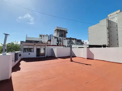 PH EN BLOCK 6 DPTOS 2 OFICINAS-1° Y 2° PISO FLORES