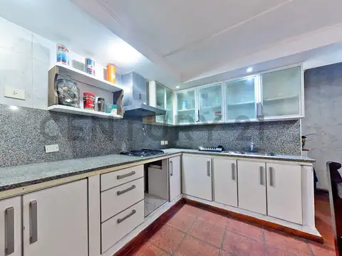 Departamento 5 ambientes con 2 baños