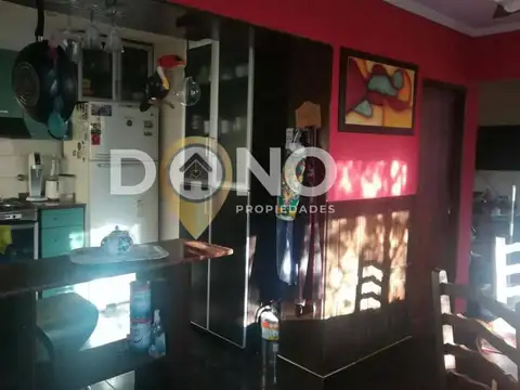 Casa 6 ambientes con 2 baños