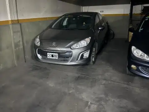 Cochera cubierta en venta – Primer piso – Zona Abasto